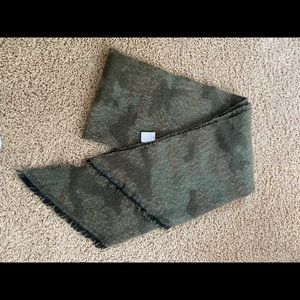 NWT camo scarf/wrap